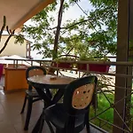 La 4*