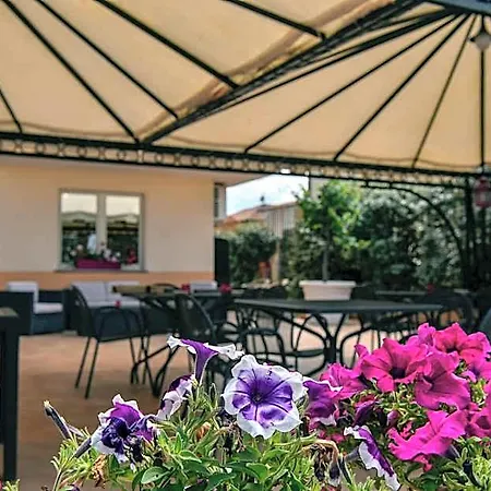 Hotel La 4*