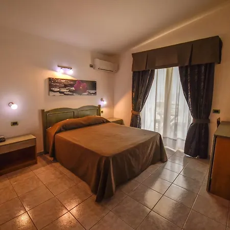 La 4* 코릴리아노칼라브로